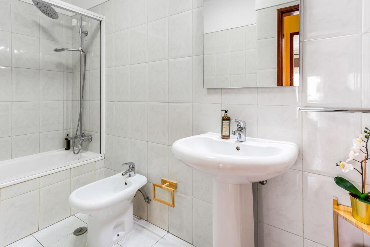 1Br Infante Flat In Quarteira By Lovelystay Luaran gambar